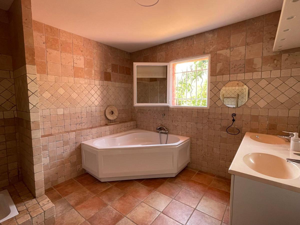 Fantastic Pool Villa 900M To The Beach; With Extravagant Big Garden Sainte-Maxime Kültér fotó